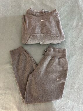 Women’s Nike Phoenix Heather Gray Fleece Jogger Set